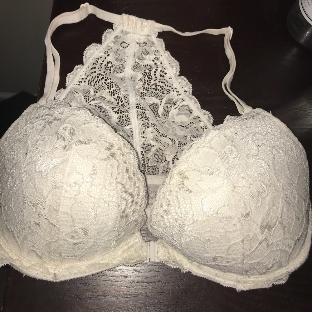 Clip in front lace bra!